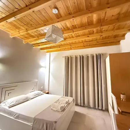 Maison 3* Wlora