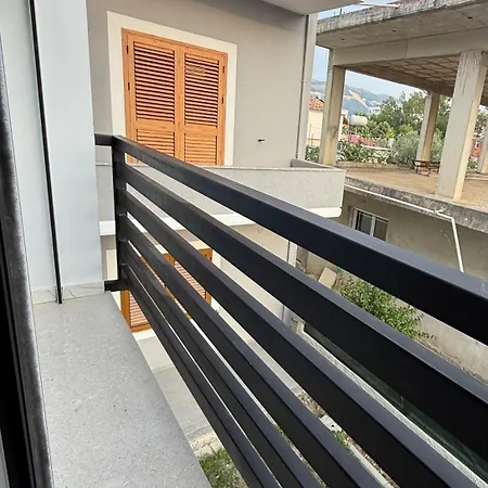 招待所 Maison *